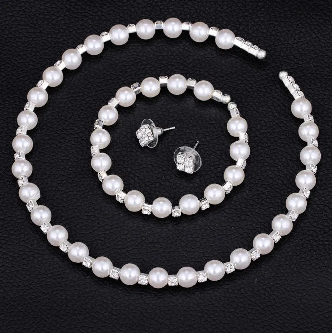 Ensemble Élégance Perles & Cristaux – Collier, bracelet et boucles d’oreilles couleur argent