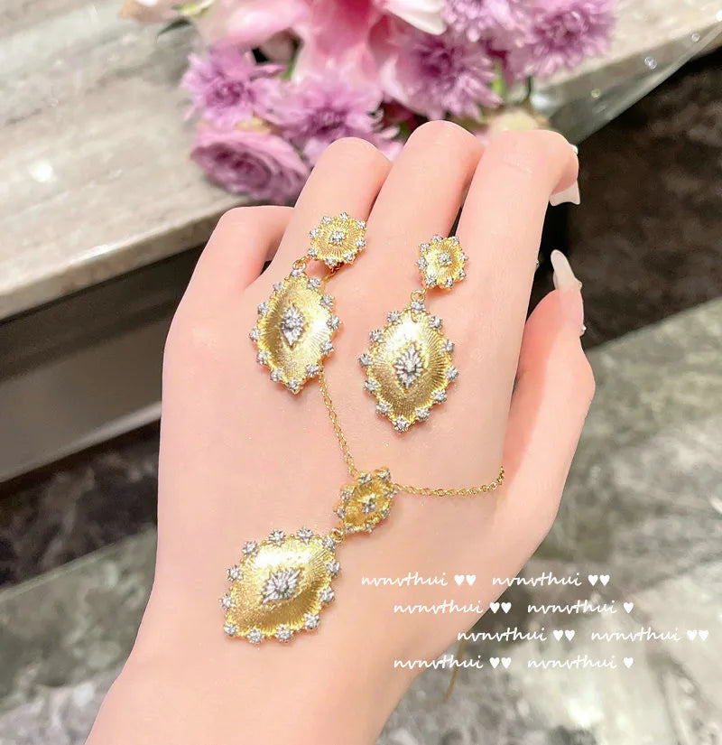 Parure vintage plaquée or 18 carats pour femme – Collier avec pendentif, boucles d’oreilles et bague pour mariage et banquet