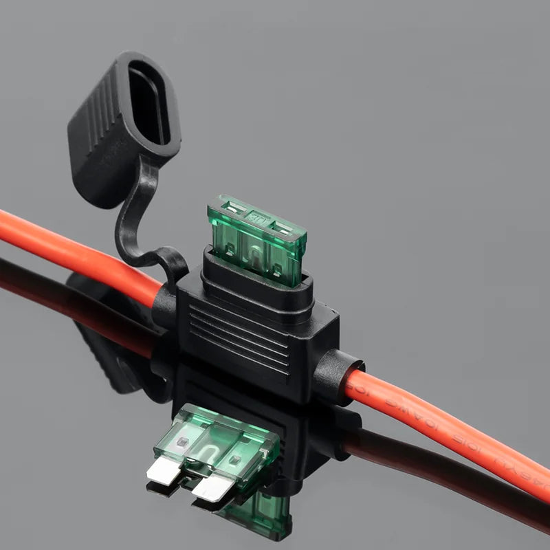 Waterproof 32V Automobile Fuse Box, Automobile Refitted Fuse Socket Holder, with Large, Medium and Small Wires for Fuse